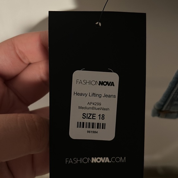 Fashion Nova Jeans - Picture 3 of 4